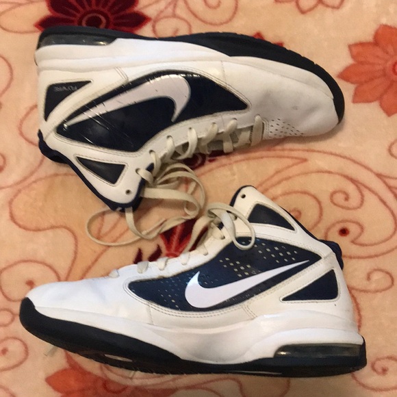 Nike Shoes - Nike Woman’s Navy/white size 7.5 tennis shoes,